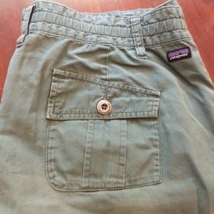 Patagonia size 12 green cotton shorts